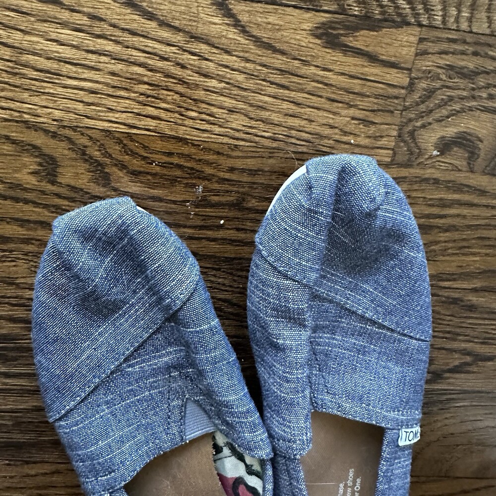 TOMS Classic Chambray Alpargata slip-on shoes size 6.5 | Casual Flats - Picture 10 of 11
